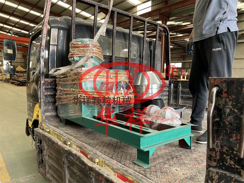 小型飼料顆粒機(jī)